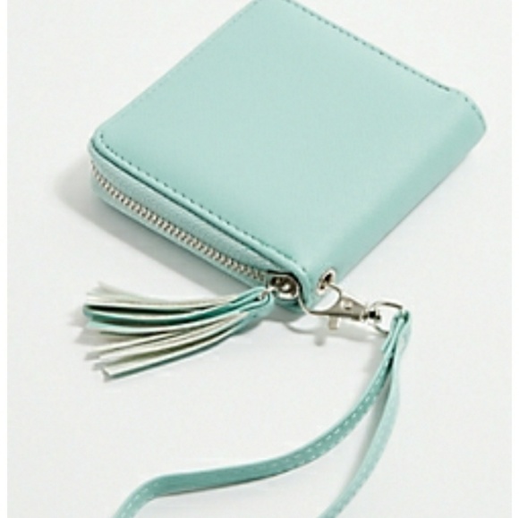 Rue21 Handbags - Mint Green Square Tassel Wristlet zipper Wallet